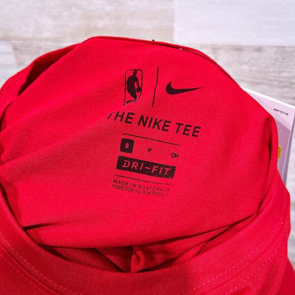 Windy City Bulls NBA G League Nike Dri Fit Mesh Tee Red Black Mens Small - Picture 6 of 7